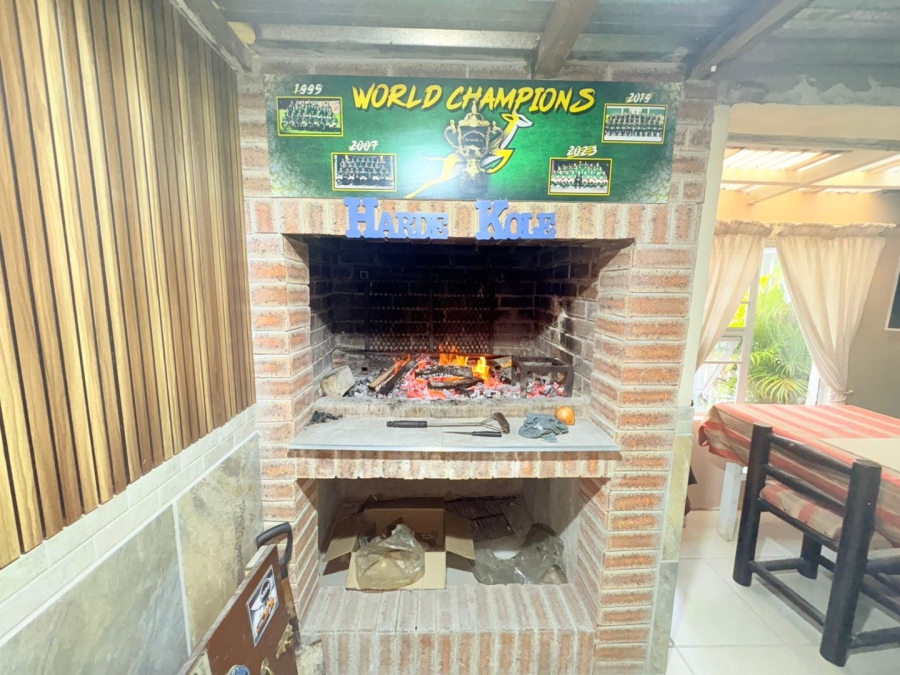 7 Bedroom Property for Sale in Sunnyridge Eastern Cape